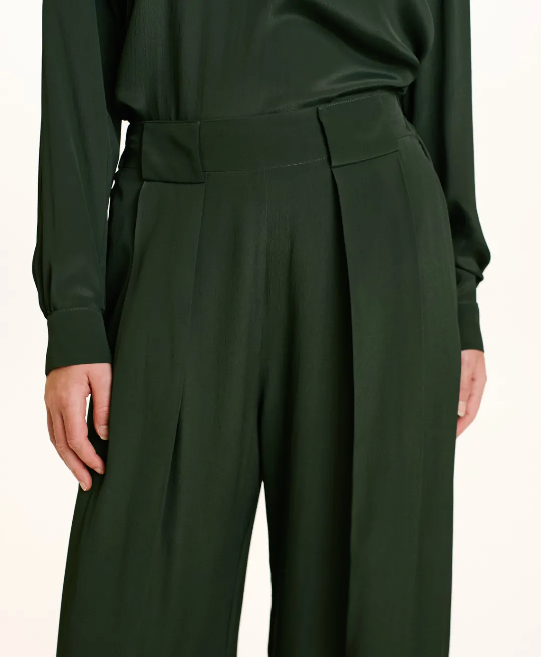Discount PANTALON ASPEN EN ACÉTATE/SOIE UNI - FORÊT Femme Pantalons